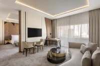 Steigenberger Hotel Doha Hotels near مركز ابل ايفون Suhaim tower
