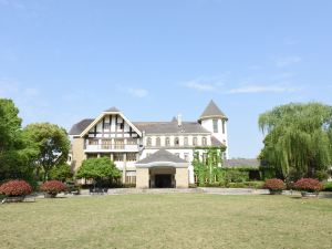 Monet Garden on the East Bank of Dianshan Lake