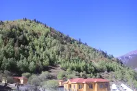 措普溝果然木烏營地飯店 - 山景