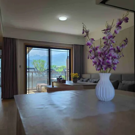 Shanmuju Private Hot Spring Elegant Residence (Taibai Mountain Tourist Area Bus Station)