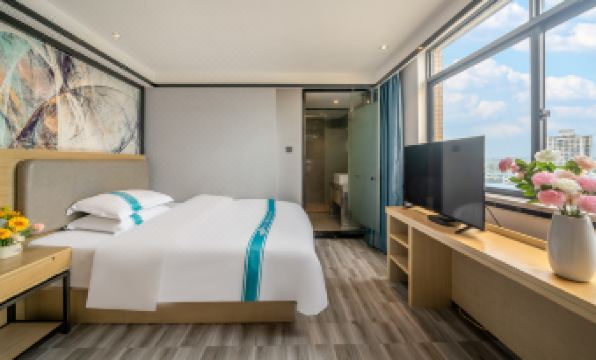 Azure Hotel (Liuzhou Luzhai)