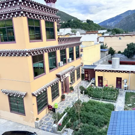 Four Seasons Wenshu Homestay