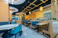 Tekes Shangcheng International Hotel (Bagua City Center Taiji Altar)