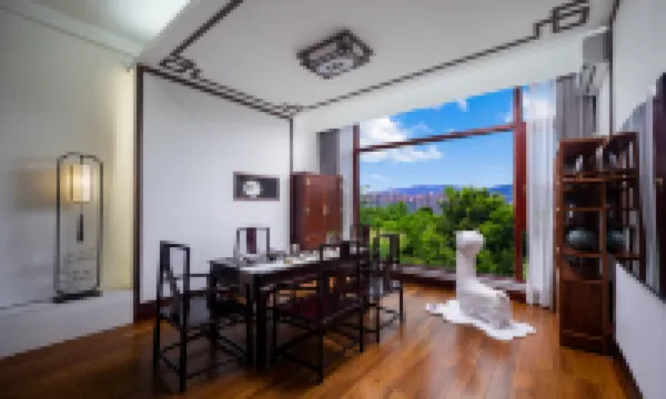 Xishuangbanna Tropic of Cancer Lake View Hot Spring Hotel