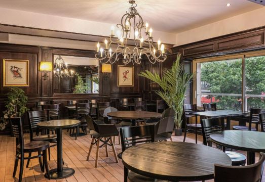 호텔 런던 파리 내부