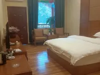 Dechenz Middle Homestay โรงแรมใกล้โบสถ์คาทอลิกเมืองต๊อกซิง
