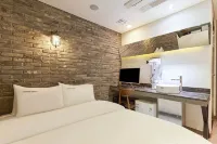 Hertz Hotel by onyu stay