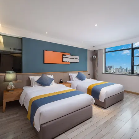 Qifan Hotel (Kunming Railway Station Huannan South Road Metro Station Branch)