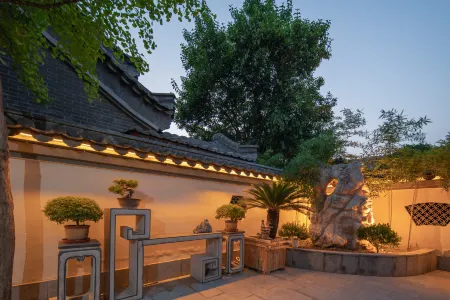 Floral Hotel·Yiju Bieyuan Hotel (Heluo Ancient City Branch) Отели рядом с достопримечательностью «Shenzhou Peony Garden»