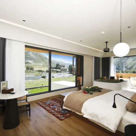 Miyunye Luxury Private Tang Homestay (Kangding Branch)