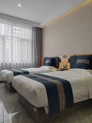 Home Inn Pebble Hotel (Zhangjiakou Huailai County Donghuayuan High-speed Railway North Station) Hotels near Jingxi Grassland