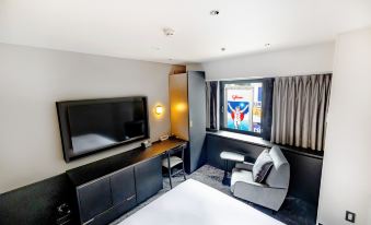 Cross Hotel Osaka