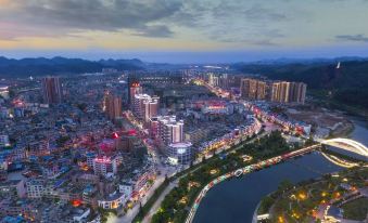 qianfeng Hotel (Pedestrian Street Snack City)