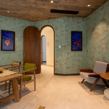 Hengdian Liwu Liubai Hot Spring Holiday Beauty