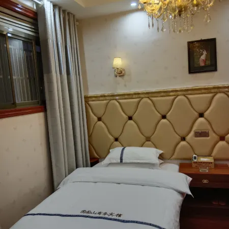 Xifeng Tuanyuan Mountain Business Hotel
