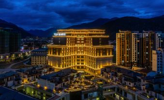 Lin Zhi Chomura Zong Hotel