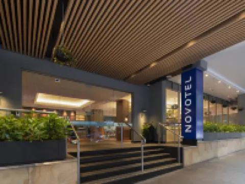 Novotel Sydney City Centre Hotels near The Opera House to the Botanic Gardens Walk