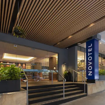 Novotel Sydney City Centre Отели рядом с достопримечательностью «Железнодорожный вокзал Серкулар-Ки»