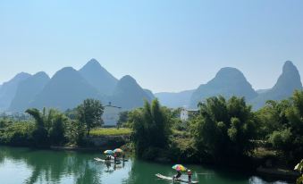 Yangshuo Banxian Bieyuan Homestay (Yulonghe Bamboo Rafting Yulongqiao Wharf Branch)