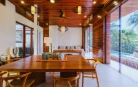 EM HILL ESTATE LOMBOK - 4-Star