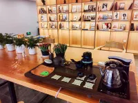 Qingdu Homestay (Leshan Zhanggongqiao Food Street)