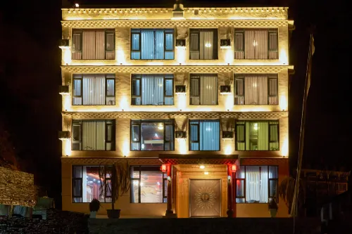 In Heishui Village, there is a poetic homestay