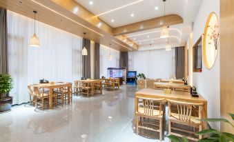 Yuntai Mountain Nashan Nashui Hotel (Zhengyun Expressway Exit)