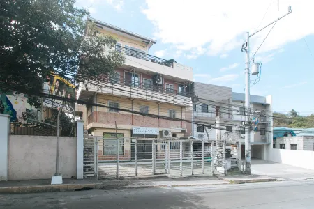 RedDoorz @ Moss Hotel Guevarra Dasmarinas