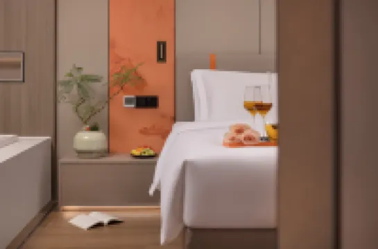 Jiaojiang Paris·Elegant Designer Resort Hotel (Jiazhi Old Street Garden Market Branch)