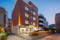 Meichen Elevator Homestay Hotels near Qiniang Mountain