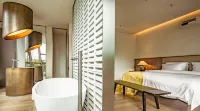 Late Autumn Designer Hotel (Chongqing Jiefangbei Hongyadong Branch)