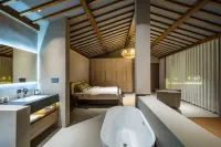 Floral Hotel·Mount Huangshan Wenye Shanju Hotel (Shexian Lishan Store) Hotels in She County