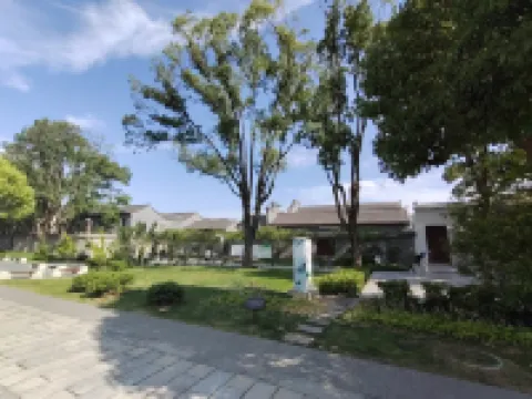 Junyi Chain Hotel (Anqing Tongcheng City Transportation Hub Center Tongcheng Station)