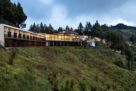 Parador de Cruz de Tejeda Отели рядом с достопримечательностью «Playa Punta de Gáldar»