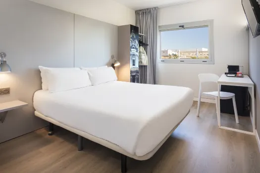 B&B HOTEL Valencia Aeropuerto Hoteles cerca de Feria de Valencia