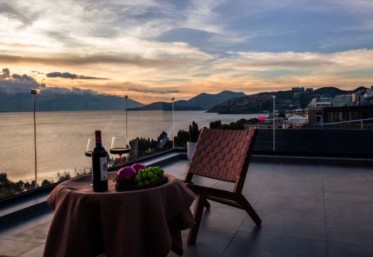 粟海·留光│观山瞰海·苍洱全景智享影音海景别墅（大理机场洱海店）外景图