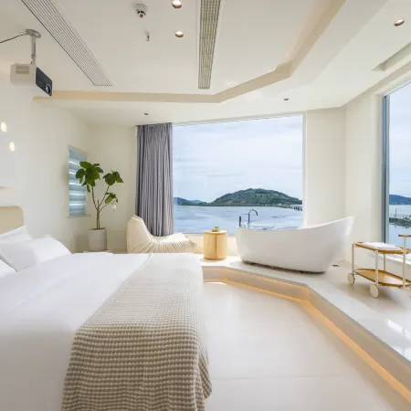 Floral Hotel·First sight·Rainbow Island Hotel