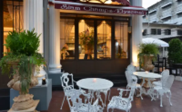 Siam Champs Elyseesi Unique Hotel Hotels near King Prajadhipok Museum