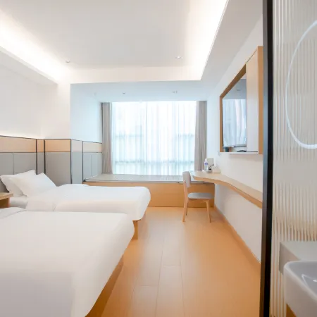 Sea Maple Boutique Hotel Отели рядом с достопримечательностью «Олимпийский парусный центр»