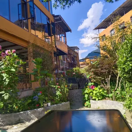 Wolong Inn