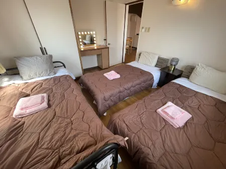 Sea View Court Kobe Отели рядом со станцией JR Sumiyoshi Station