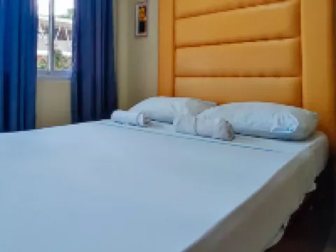 RedDoorz @ Alejandros Suites & Venue Hoteles en Bukidnon