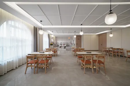 Jun Zhi Ru Gui Hotel Отели рядом с достопримечательностью «Zhejiang Anfang Vocational and Technical College»