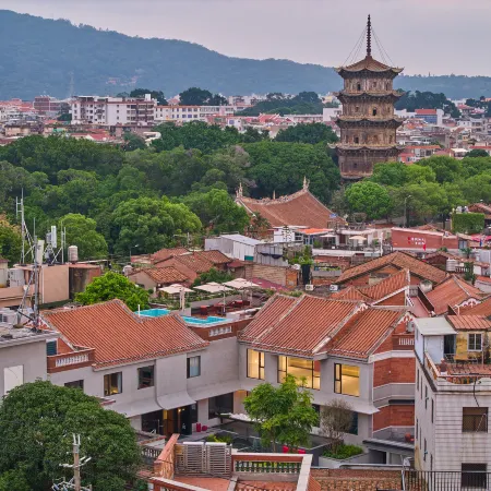 Quanzhou Lushi Homestay (West Street Kaiyuan Temple Branch) Отели рядом с достопримечательностью «Башня Dongxi»