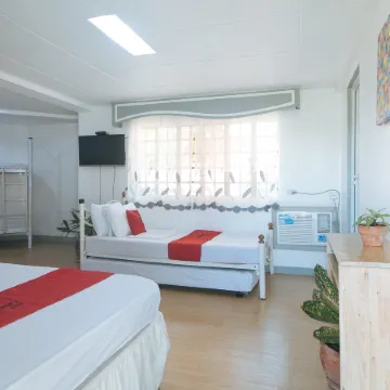 RedDoorz @ Yahweh Spring Retreat and Resort Laguna