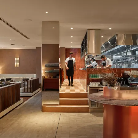 Sofitel Sydney Wentworth Отели рядом с достопримечательностью «Циркьюлар Квай»