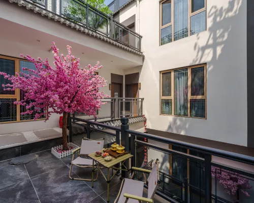Tang Dynasty Seal · Siheyuan Tang Style Homestay (Xi'an Zhonglou Subway Station Branch) Hotels in Xi'an