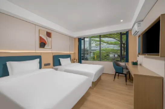 Yi Nuo Hotel Hotels near Bai'etan River View