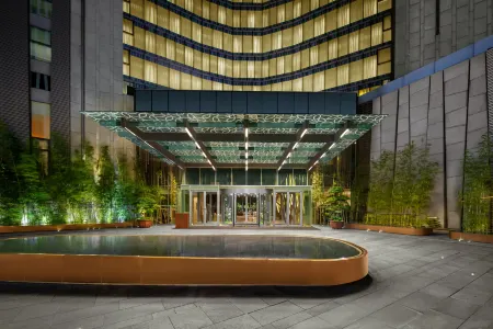 Banyan Tree Shanghai On The Bund Отели рядом с достопримечательностью «Huangxing Park»