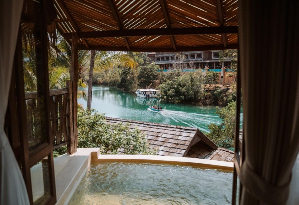 AANA Resort & Villas Koh Chang 썸네일